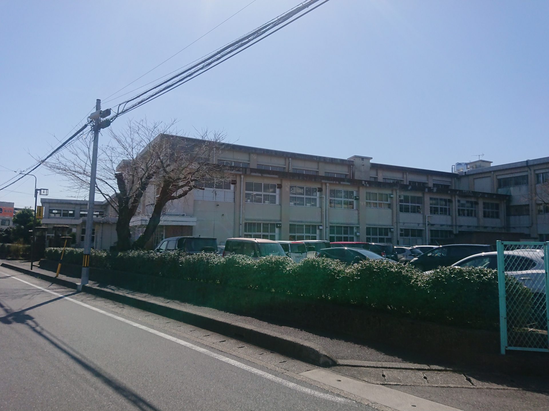 岐阜市立黒野小学校　約１８００ｍ